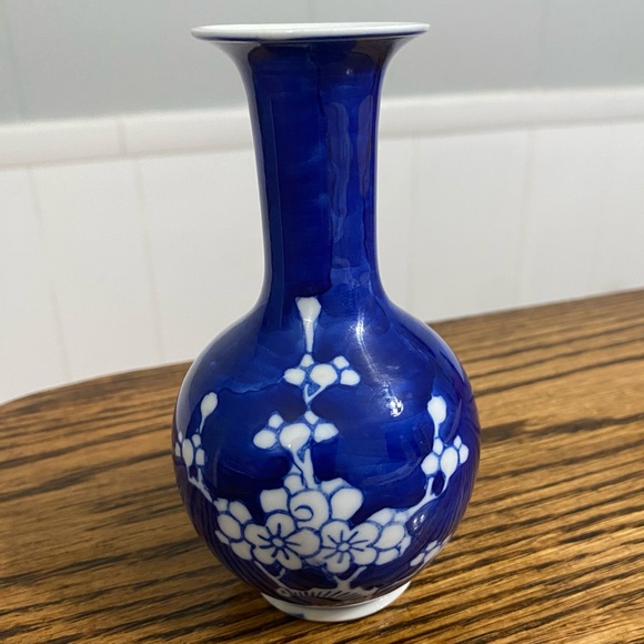 Vintage Other - Vintage Blue & White Prunus Blossom Vase